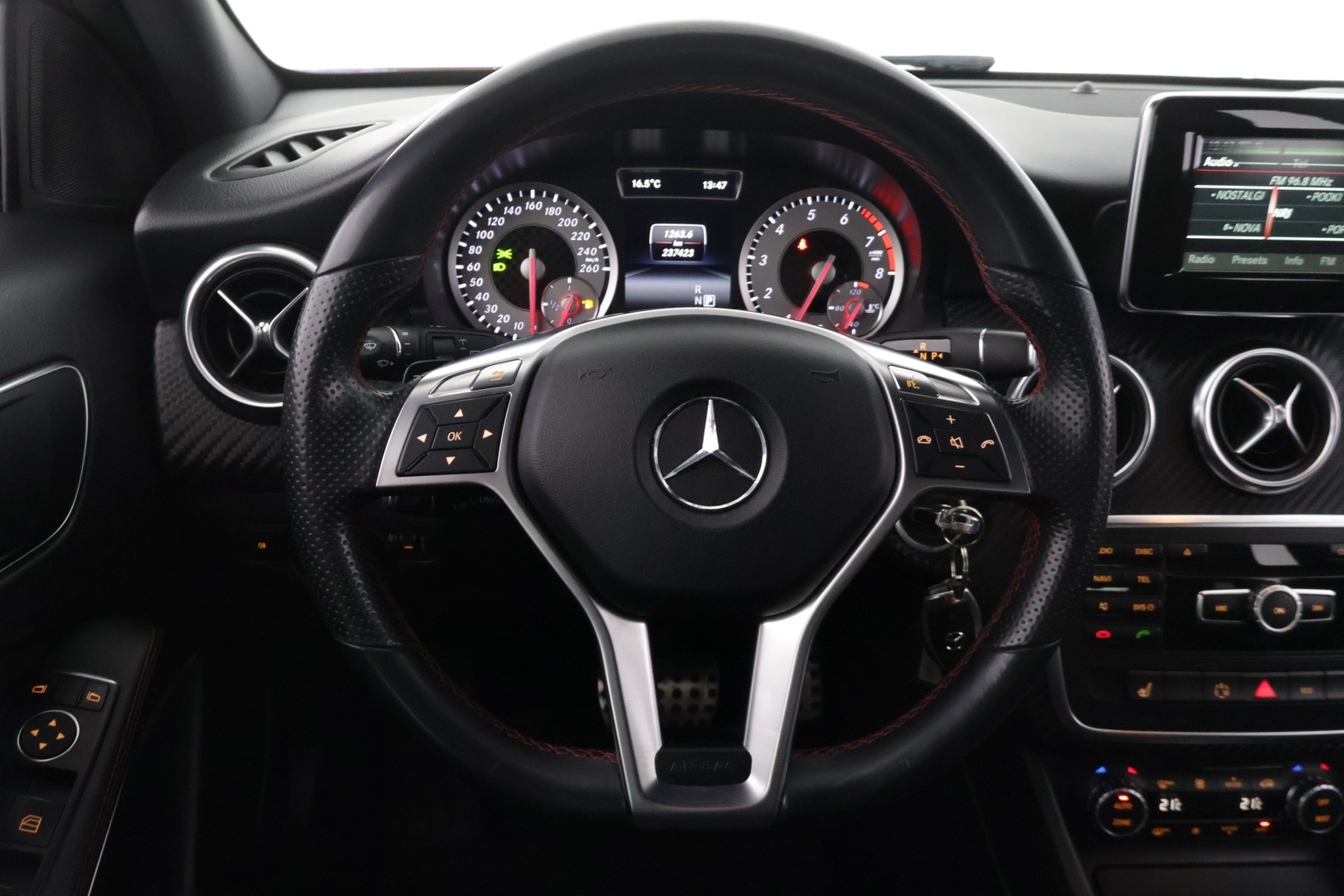 MERCEDES-BENZ A 2014