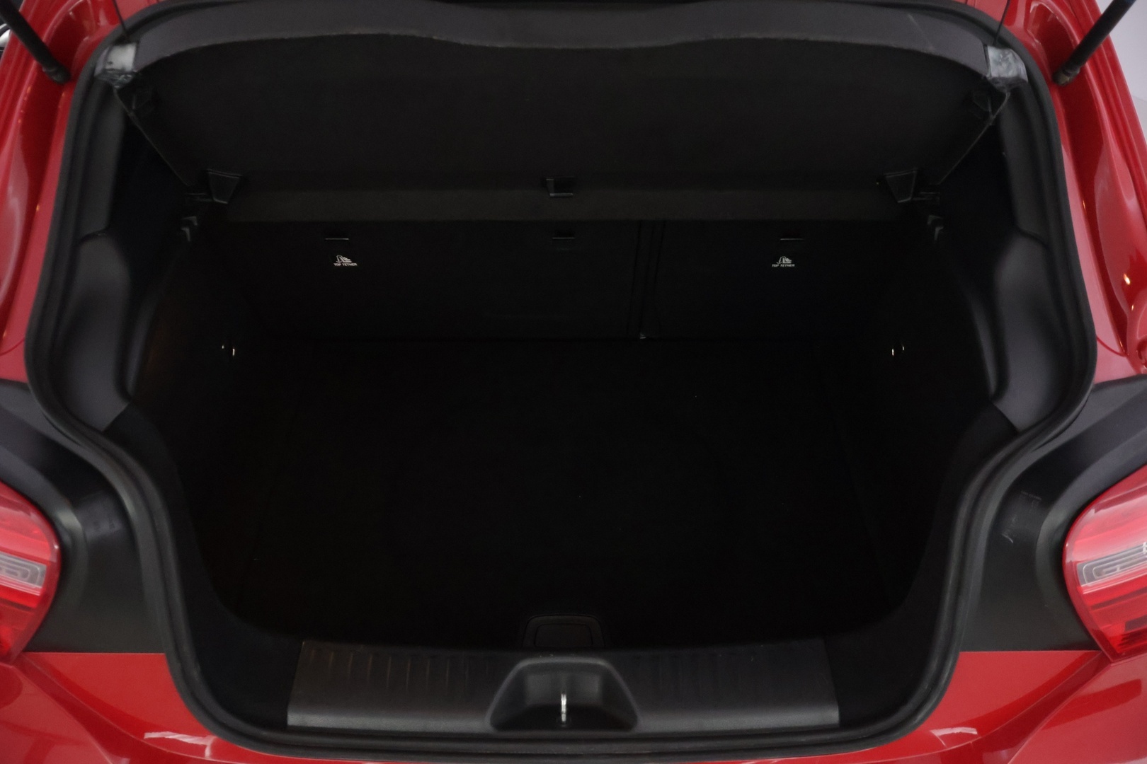 MERCEDES-BENZ A 2014