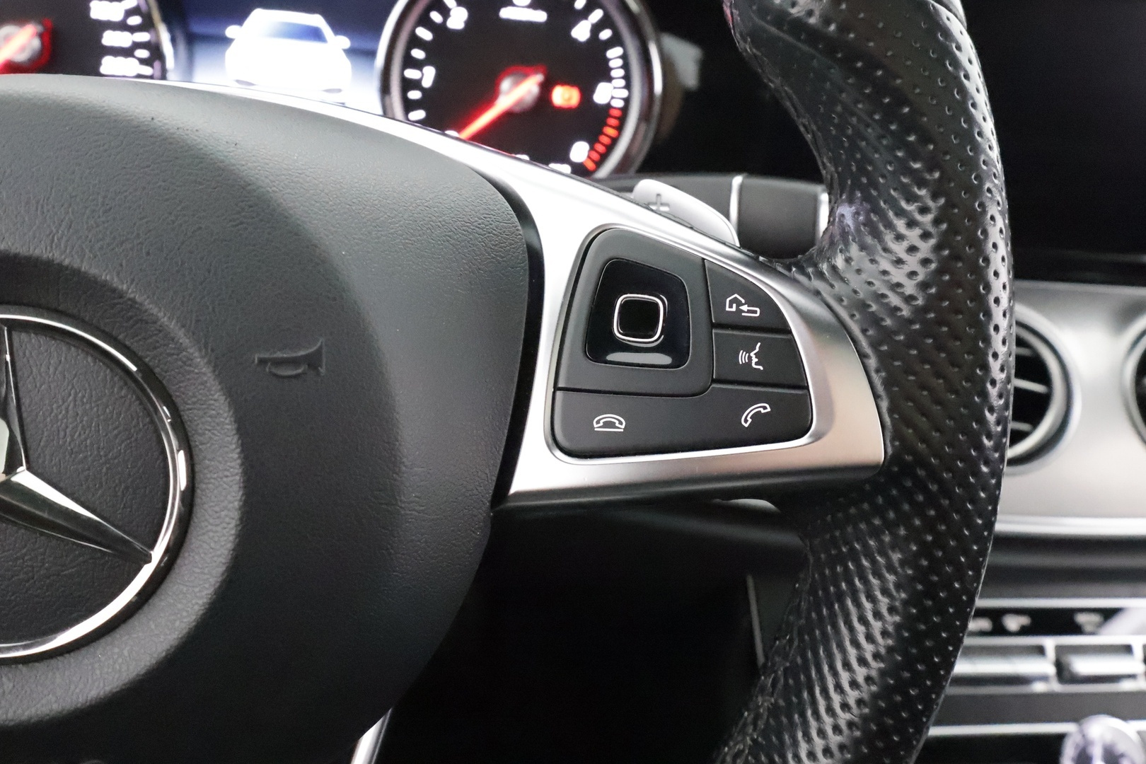 MERCEDES-BENZ E 2018