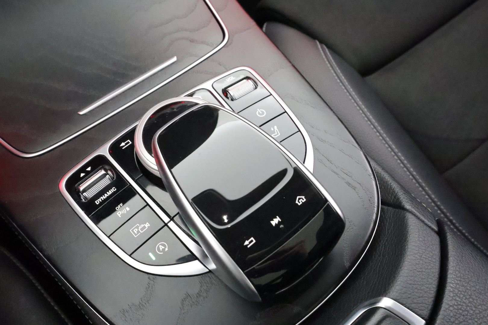 MERCEDES-BENZ E 2018