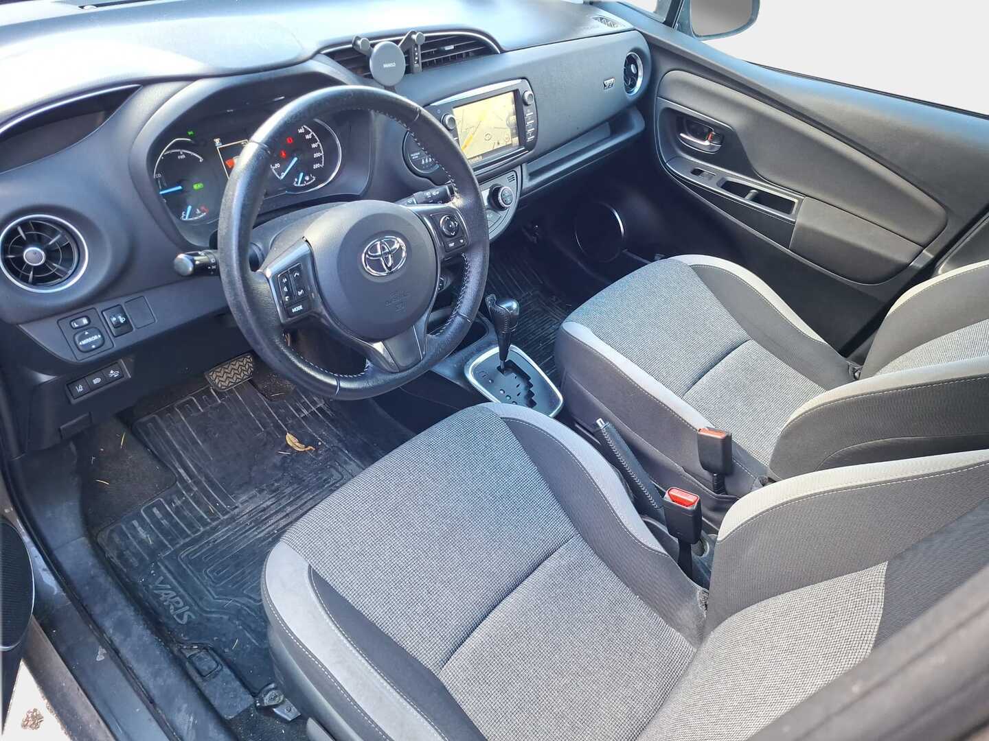 TOYOTA Yaris 2020
