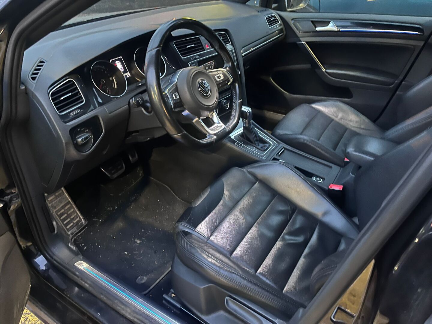 VOLKSWAGEN Golf 2015