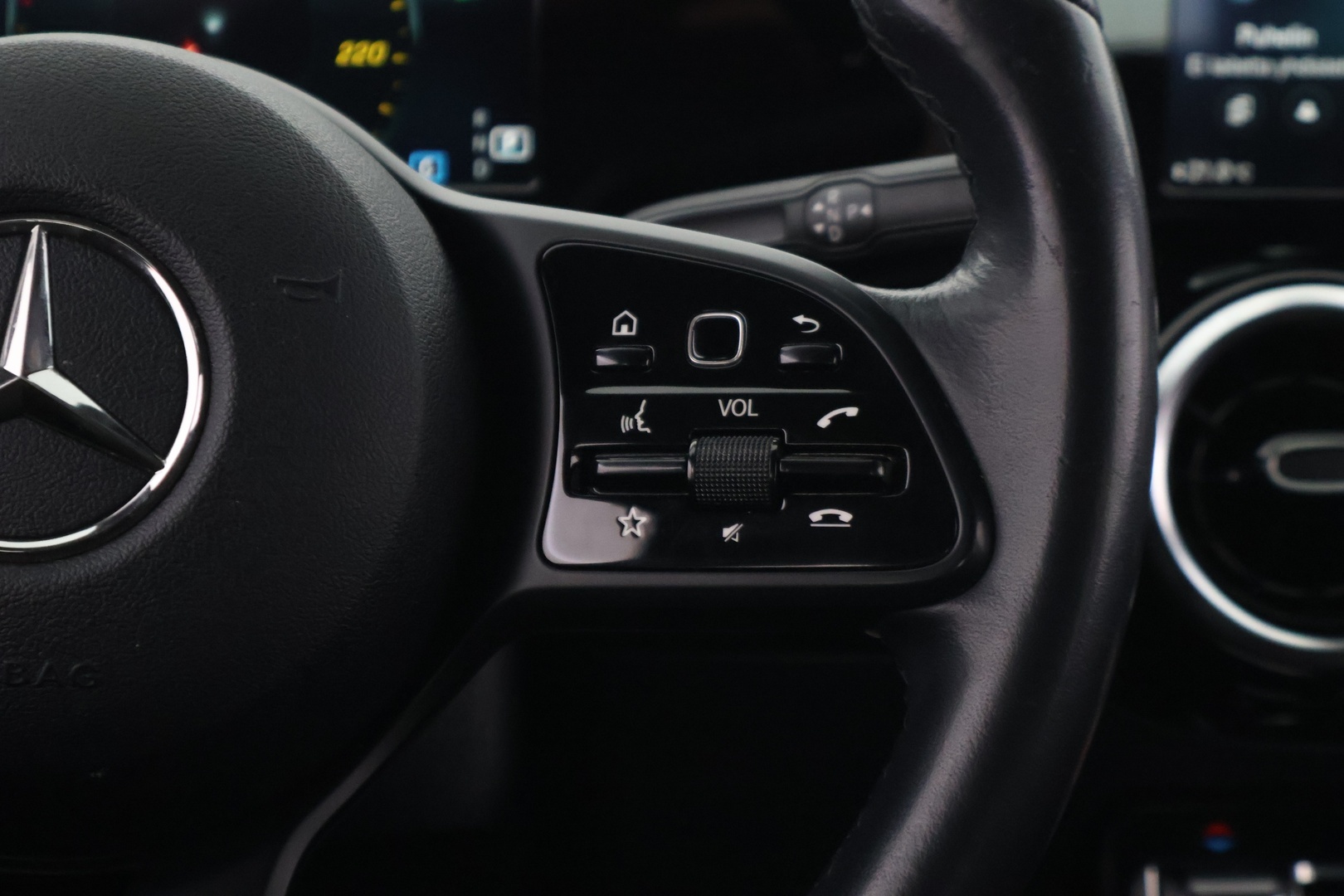 MERCEDES-BENZ B 2019
