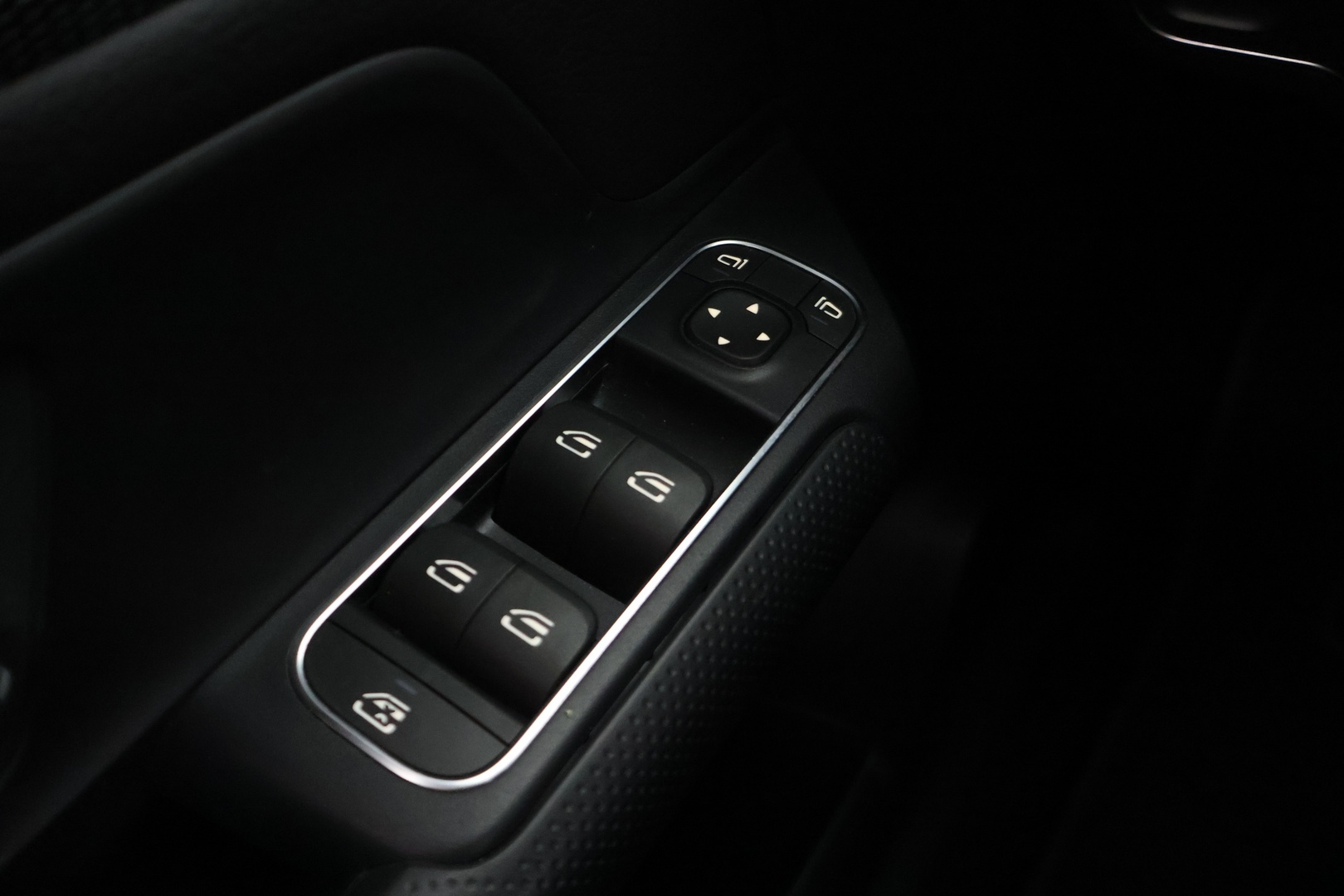 MERCEDES-BENZ B 2019