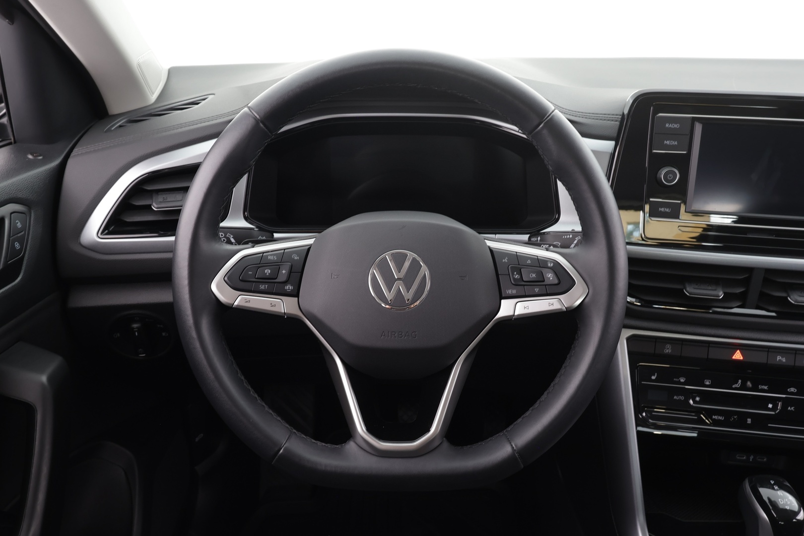 VOLKSWAGEN T-Roc 2024