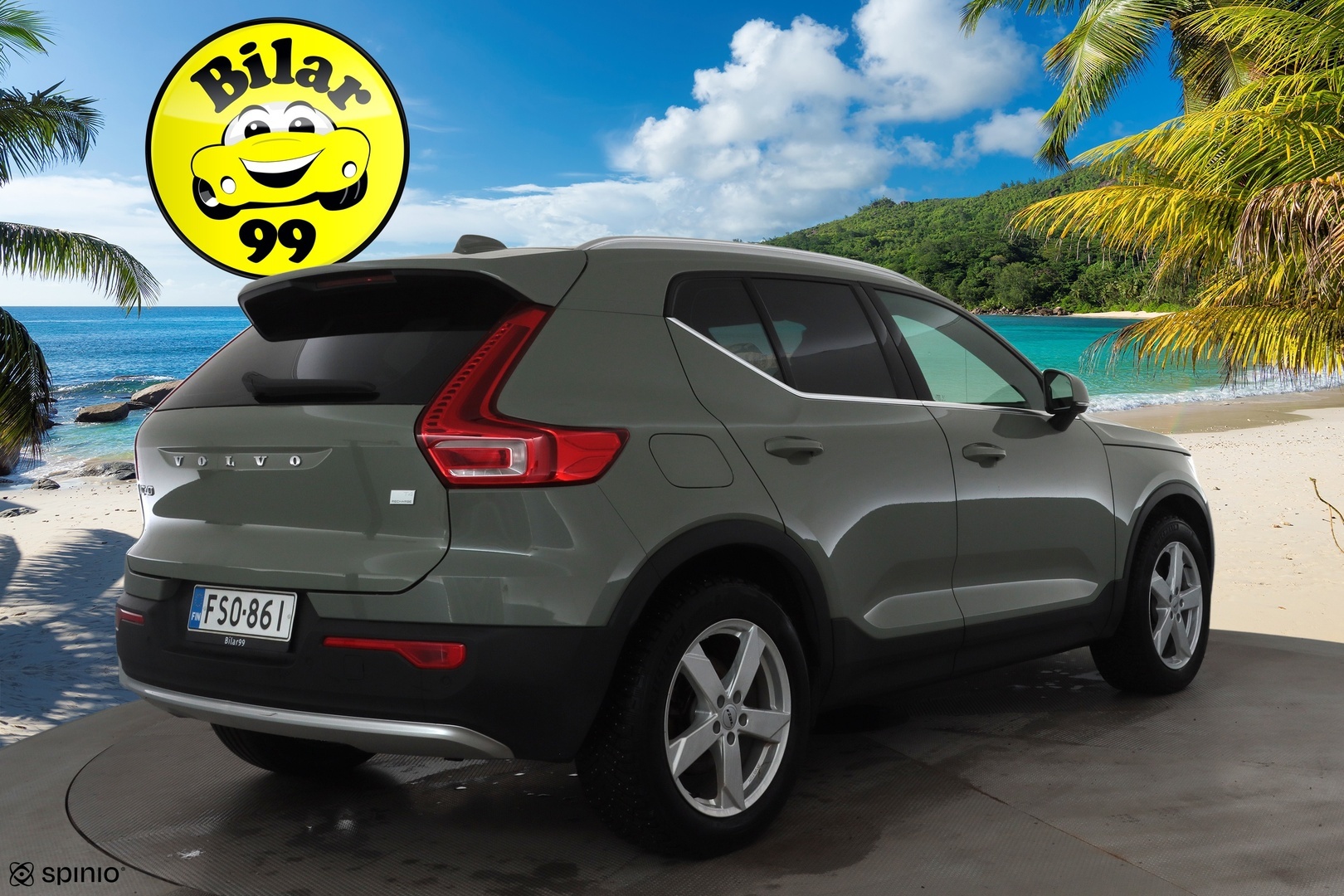 VOLVO XC40 2023