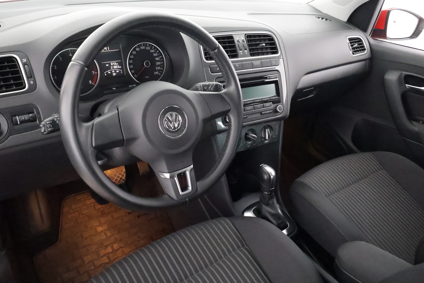 VOLKSWAGEN Polo 2011