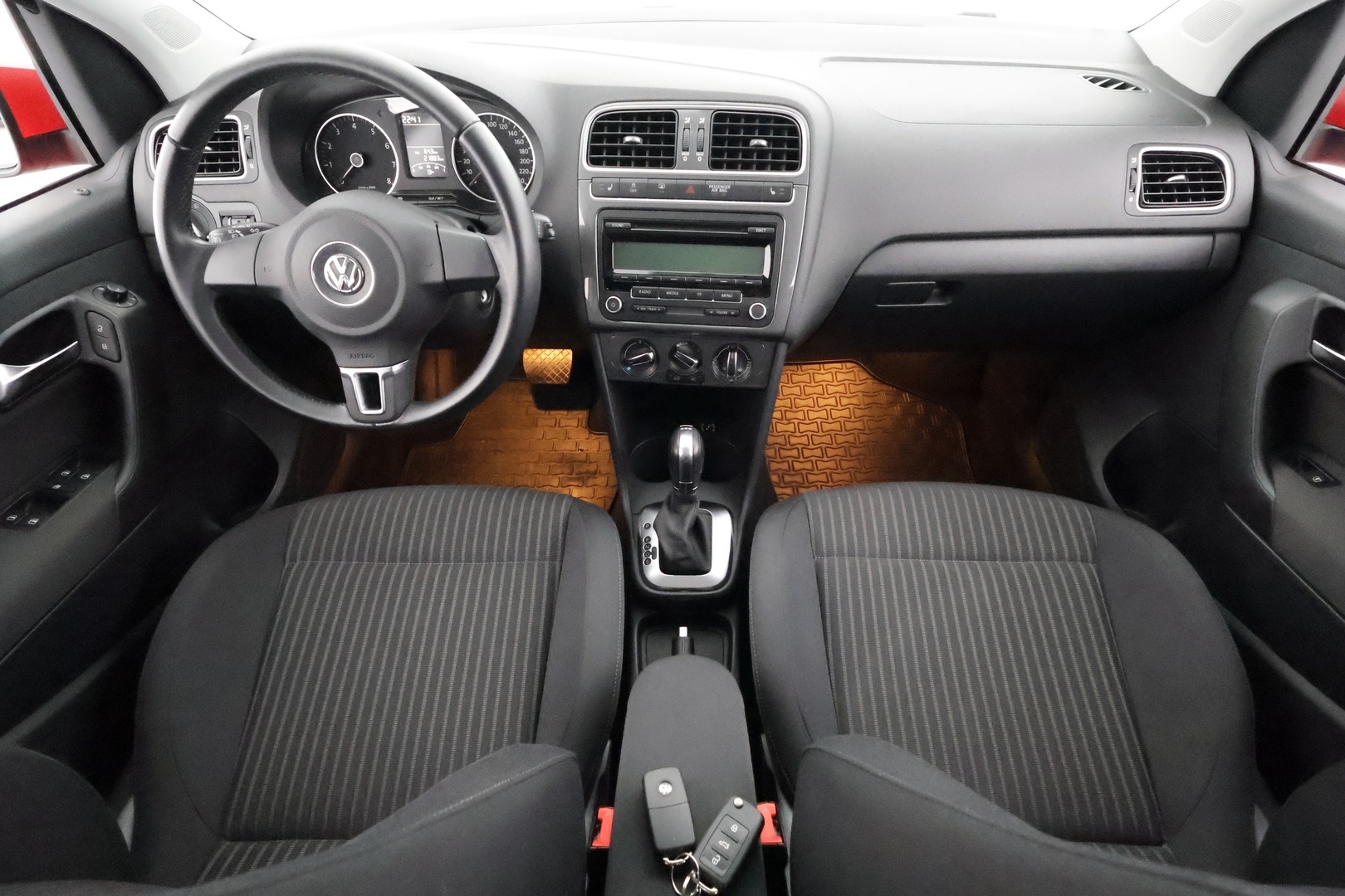VOLKSWAGEN Polo 2011