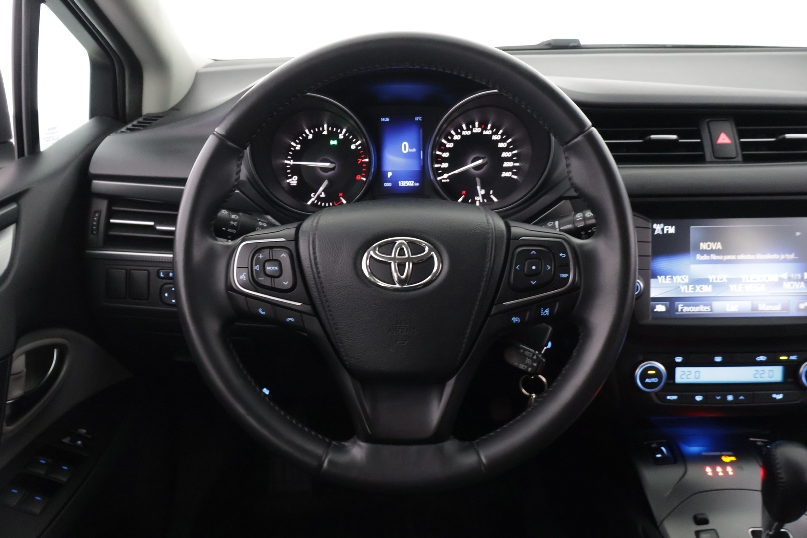 TOYOTA Avensis 2016