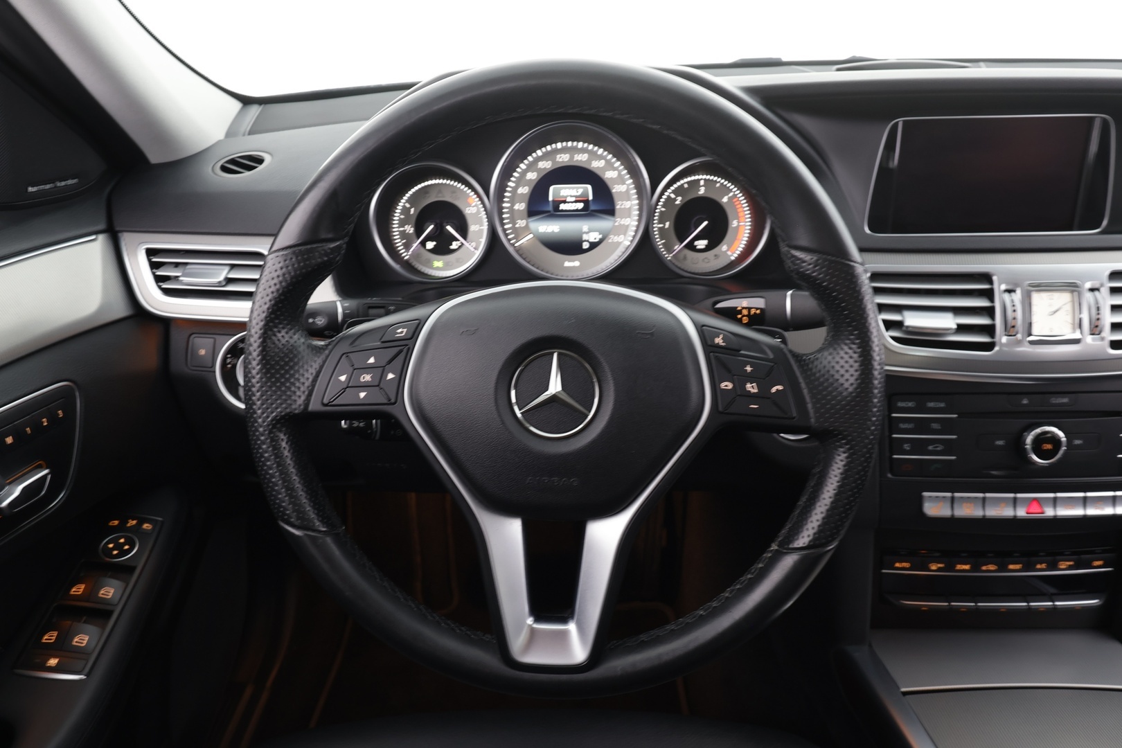 MERCEDES-BENZ E 2016