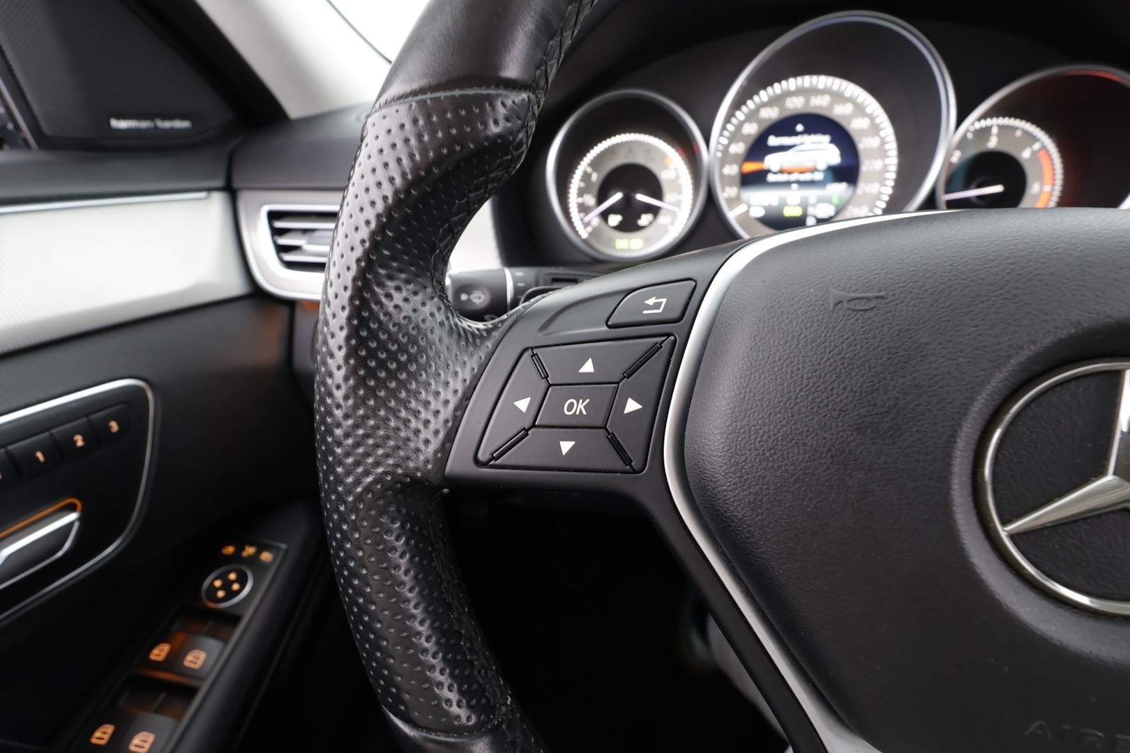 MERCEDES-BENZ E 2016