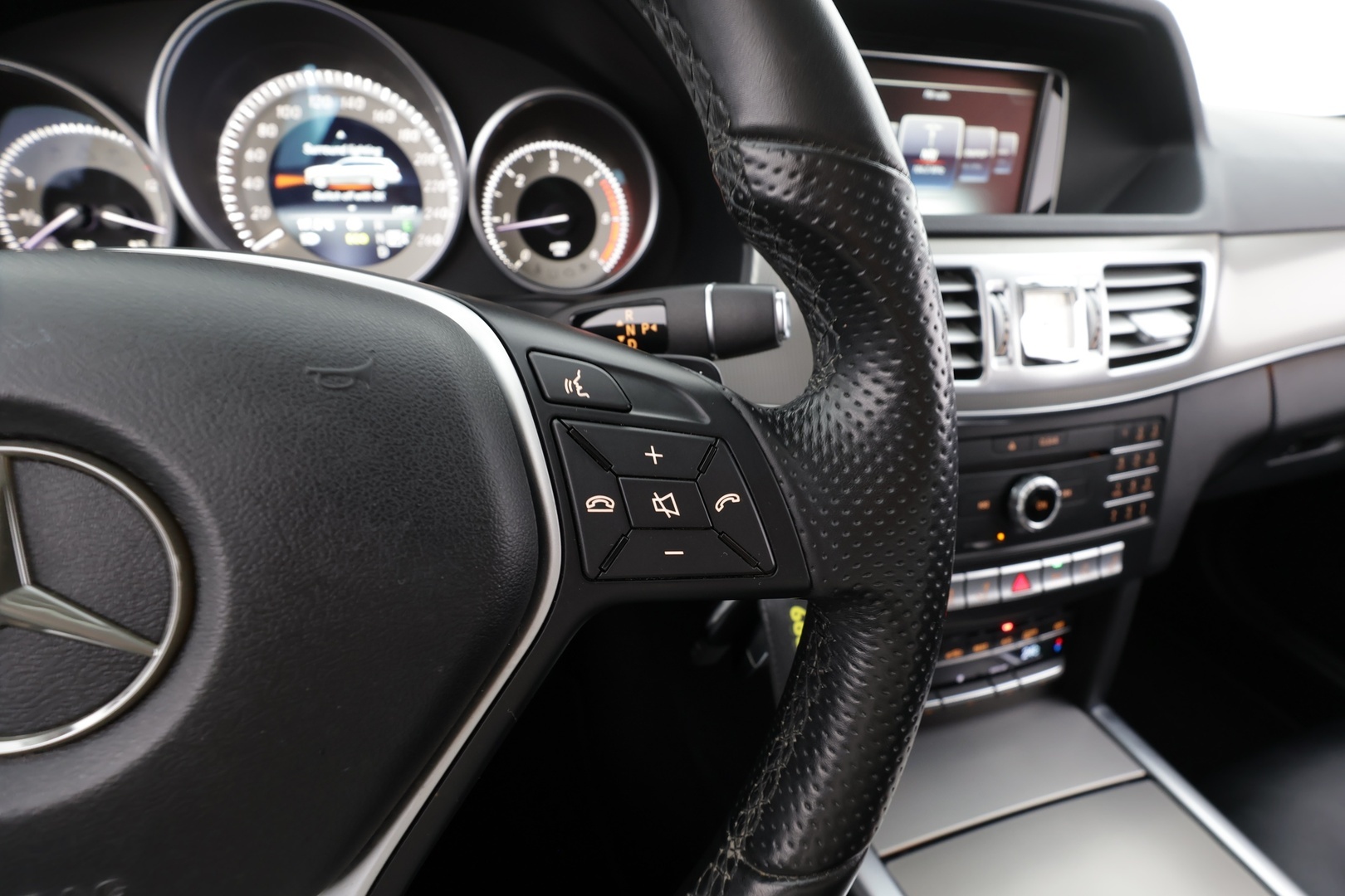 MERCEDES-BENZ E 2016