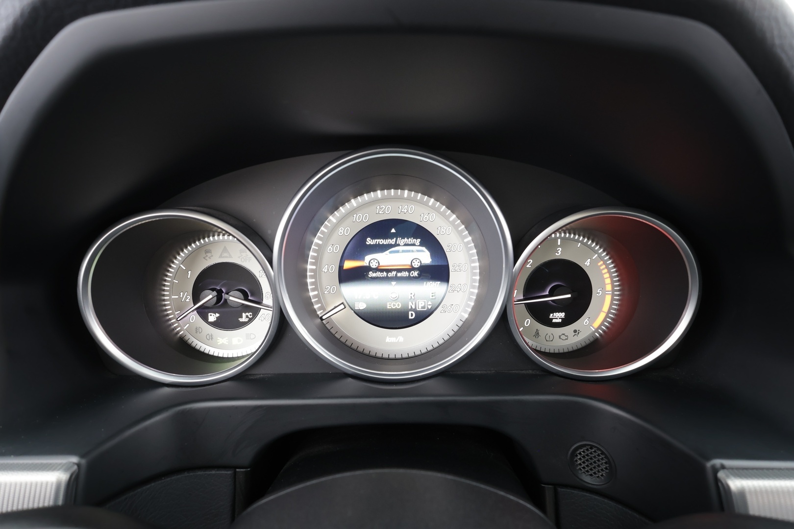 MERCEDES-BENZ E 2016