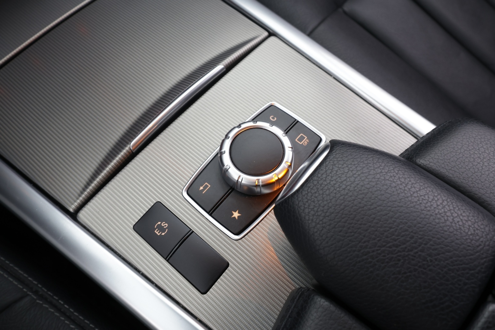 MERCEDES-BENZ E 2016