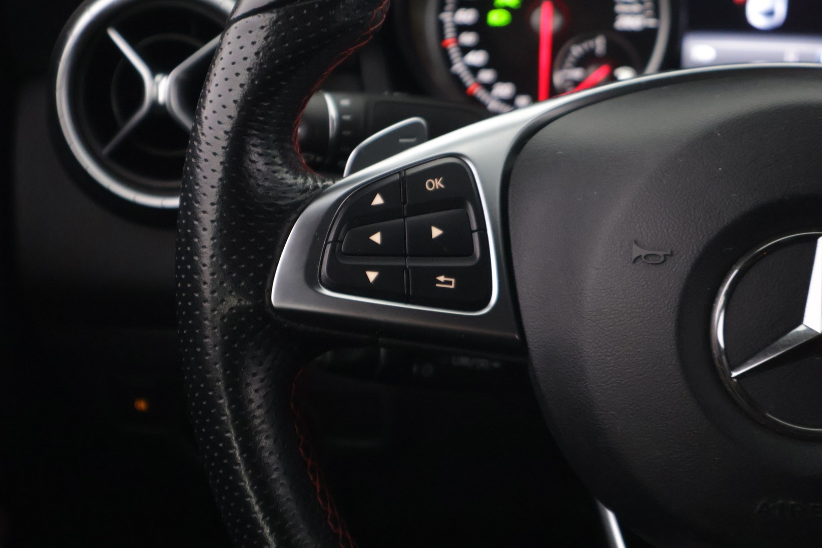 MERCEDES-BENZ CLA 2019