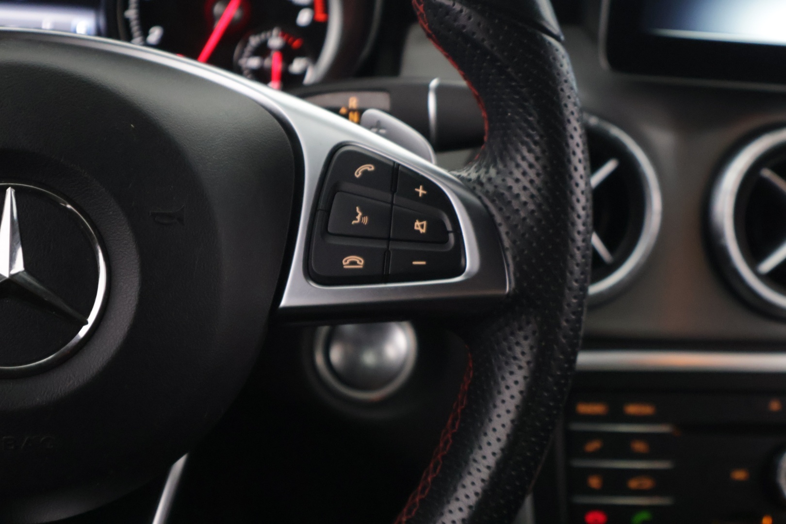 MERCEDES-BENZ CLA 2019