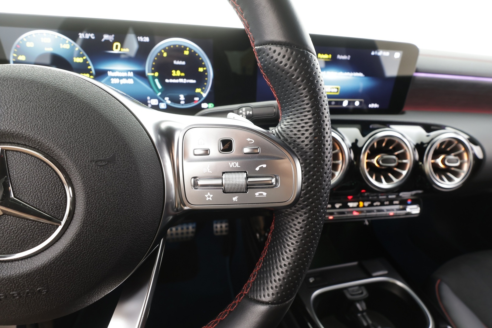 MERCEDES-BENZ CLA 2022