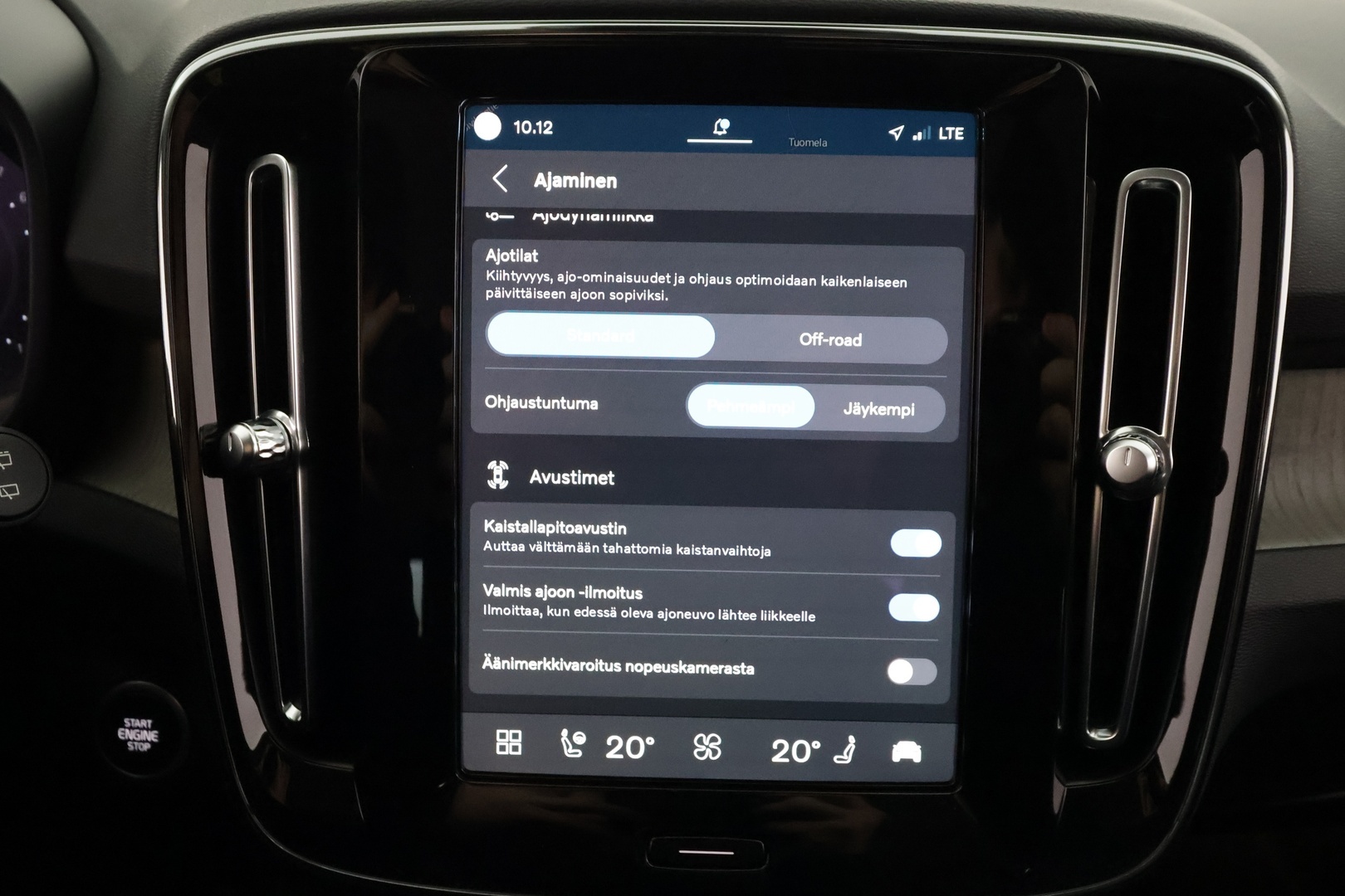 VOLVO XC40 2023