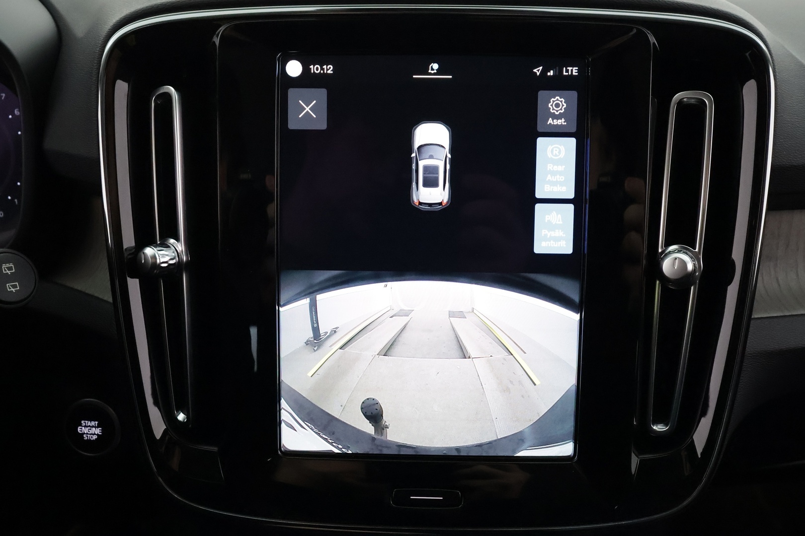 VOLVO XC40 2023