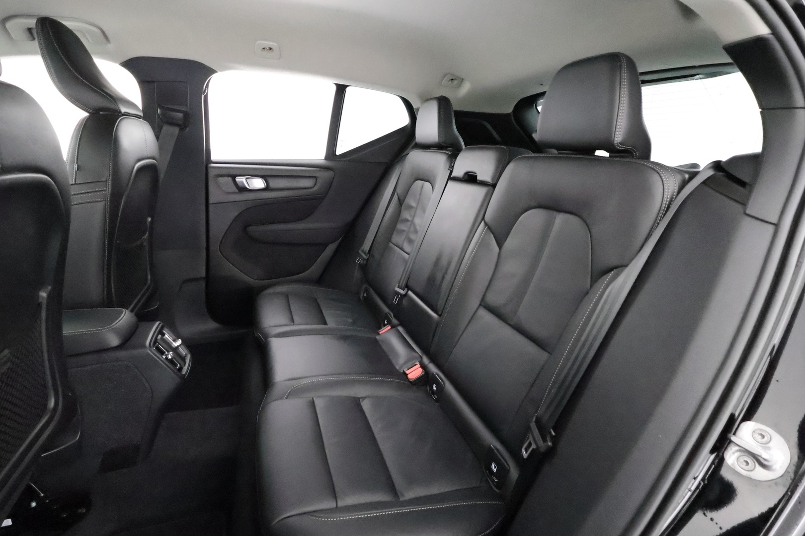 VOLVO XC40 2023