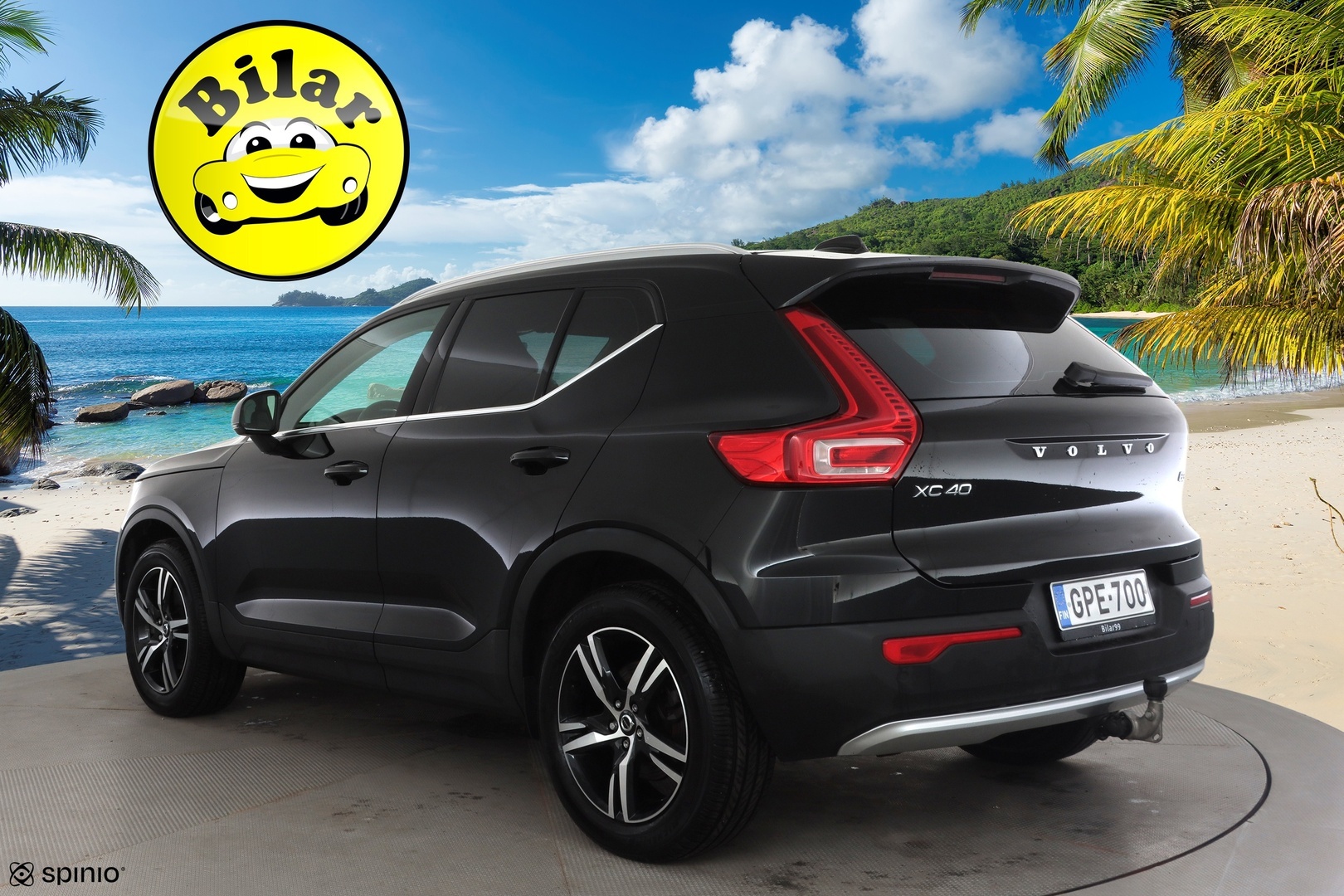 VOLVO XC40 2023