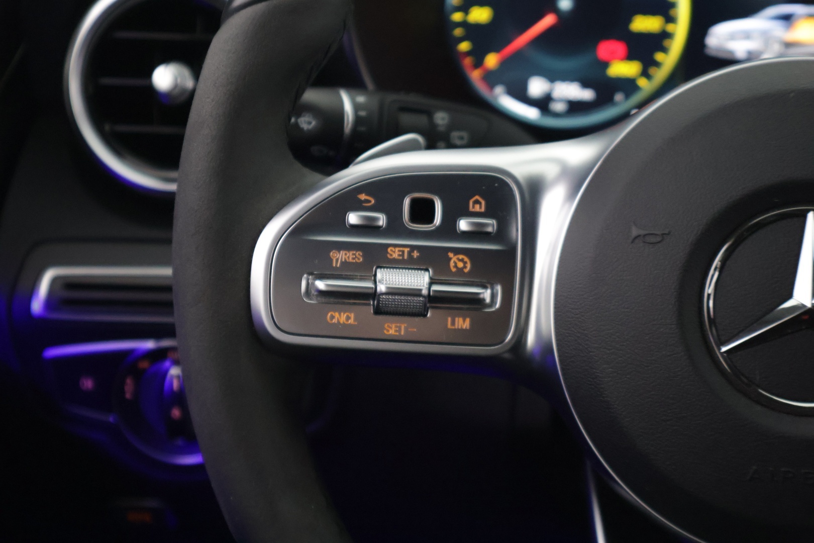 MERCEDES-BENZ C 2021