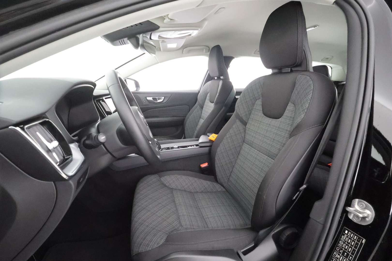 VOLVO V60 Cross Country 2023