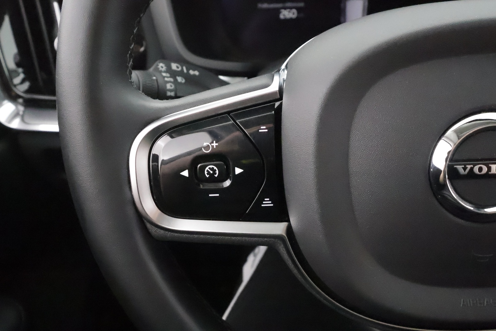 VOLVO V60 Cross Country 2023