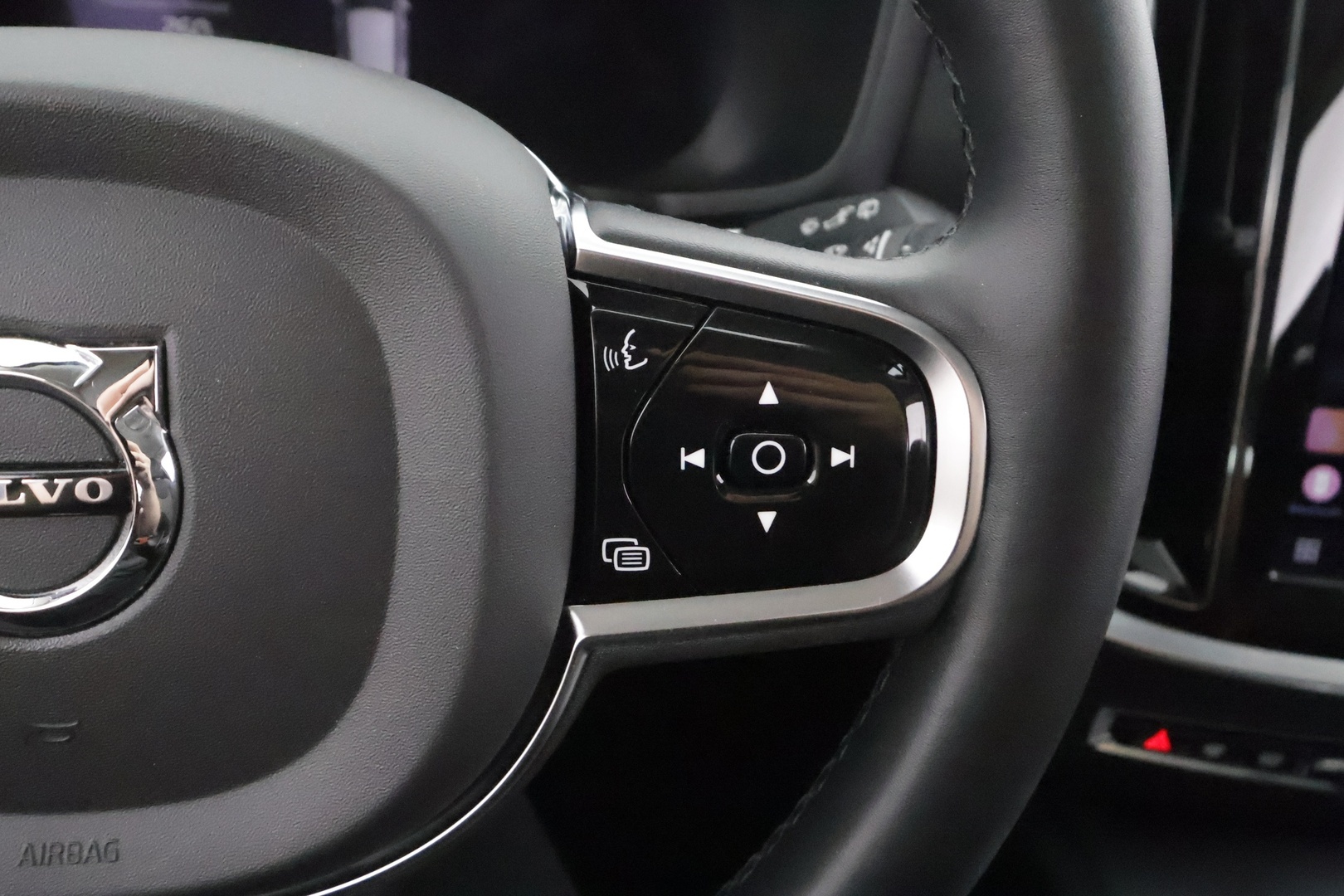 VOLVO V60 Cross Country 2023