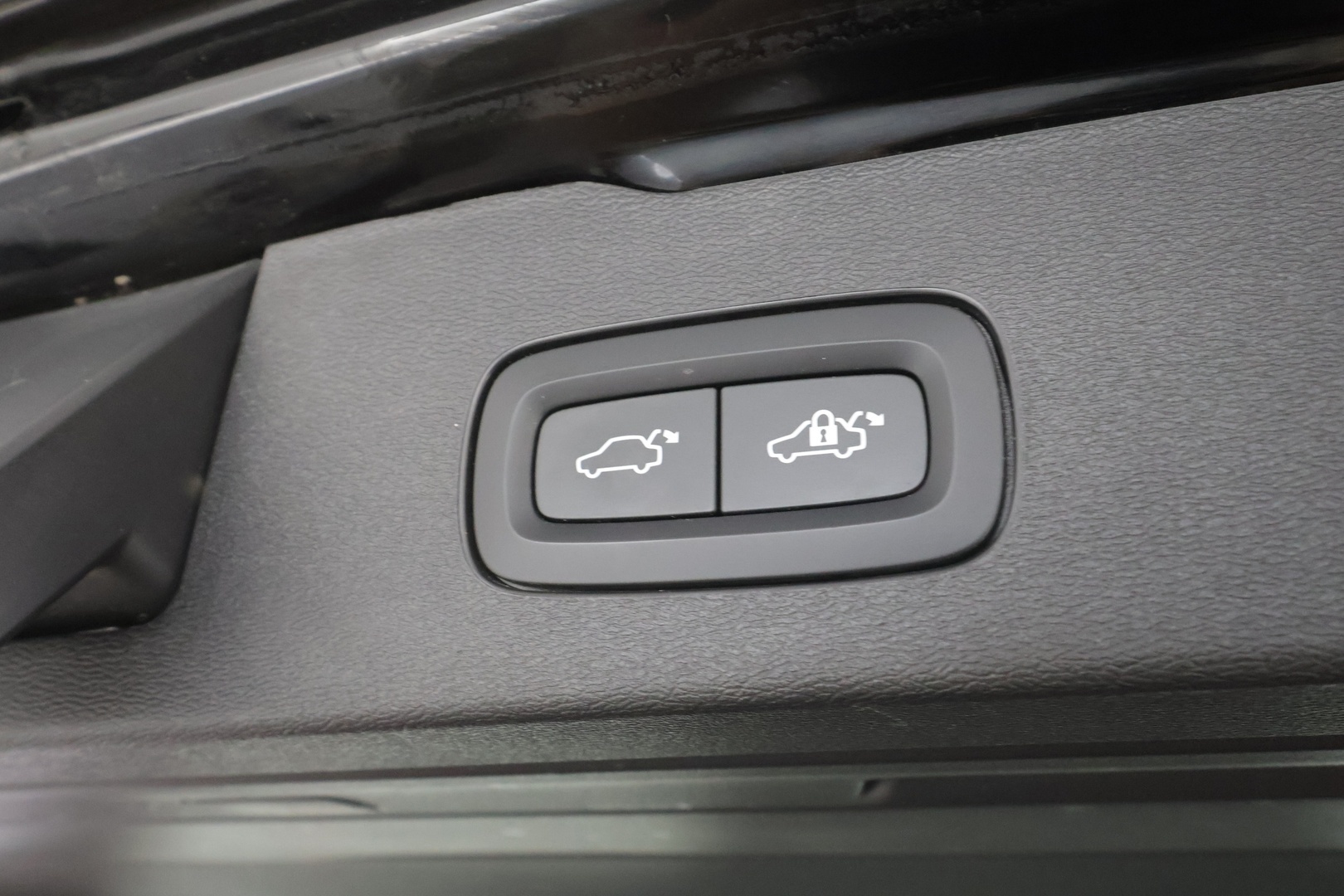 VOLVO V60 Cross Country 2023