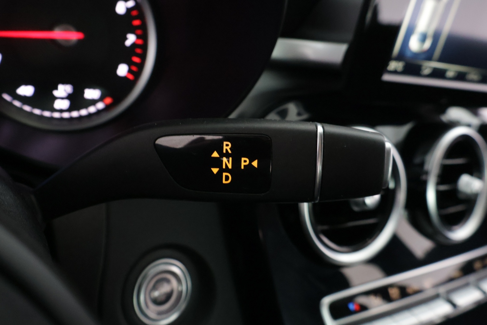 MERCEDES-BENZ C 2020