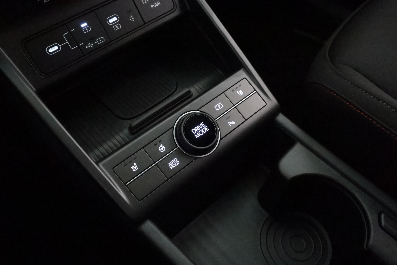 HYUNDAI KONA ELECTRIC 2025