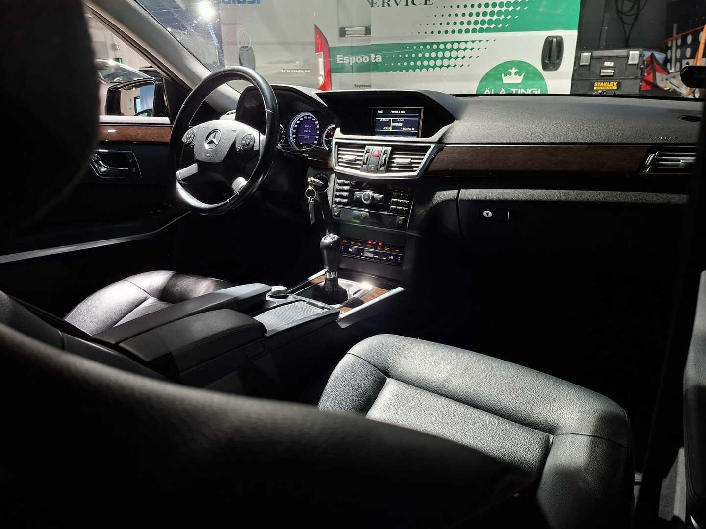 MERCEDES-BENZ E 2009