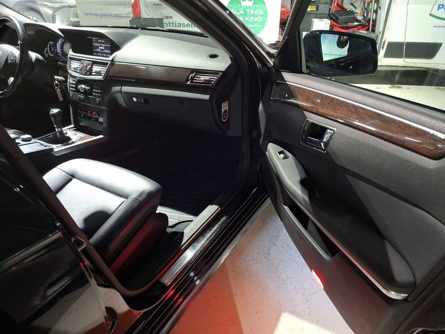 MERCEDES-BENZ E 2009