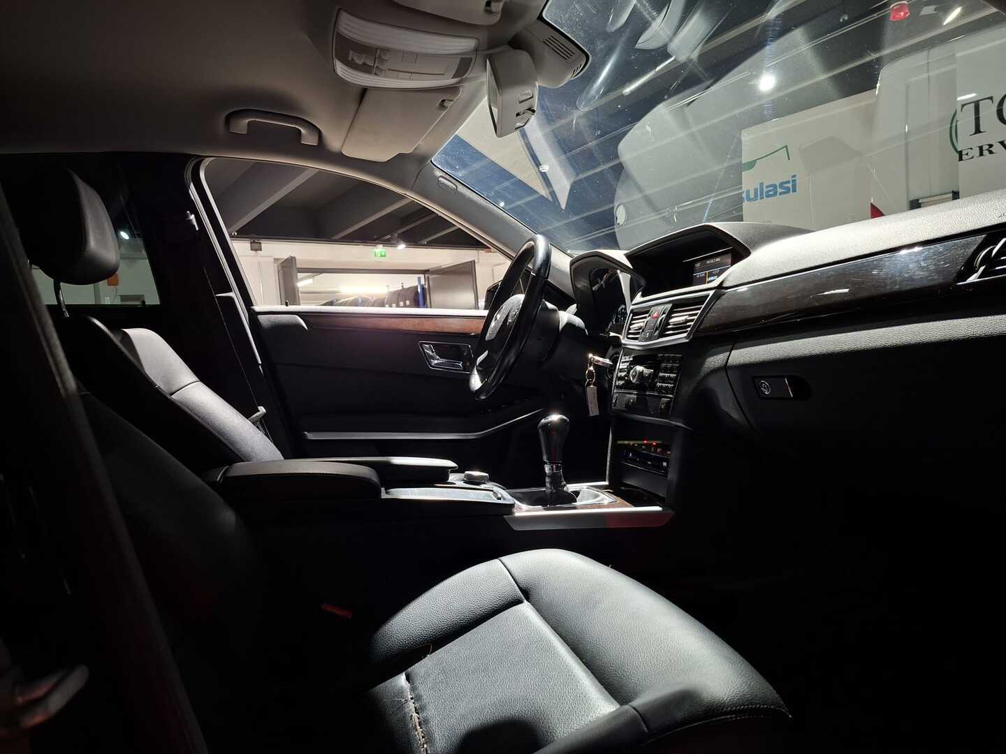 MERCEDES-BENZ E 2009