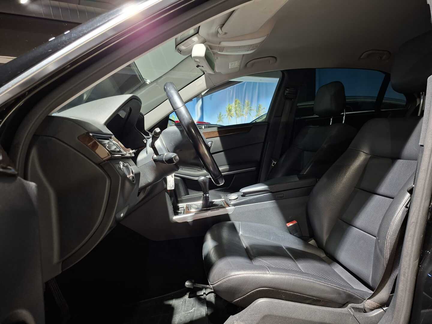 MERCEDES-BENZ E 2009