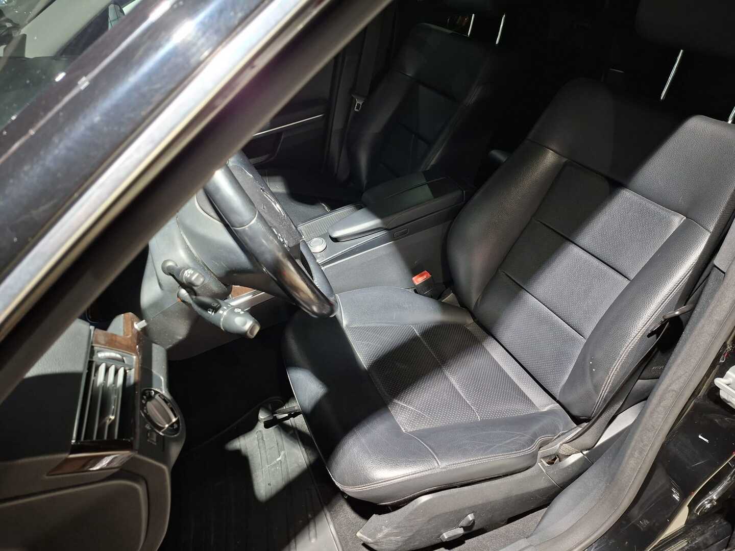 MERCEDES-BENZ E 2009