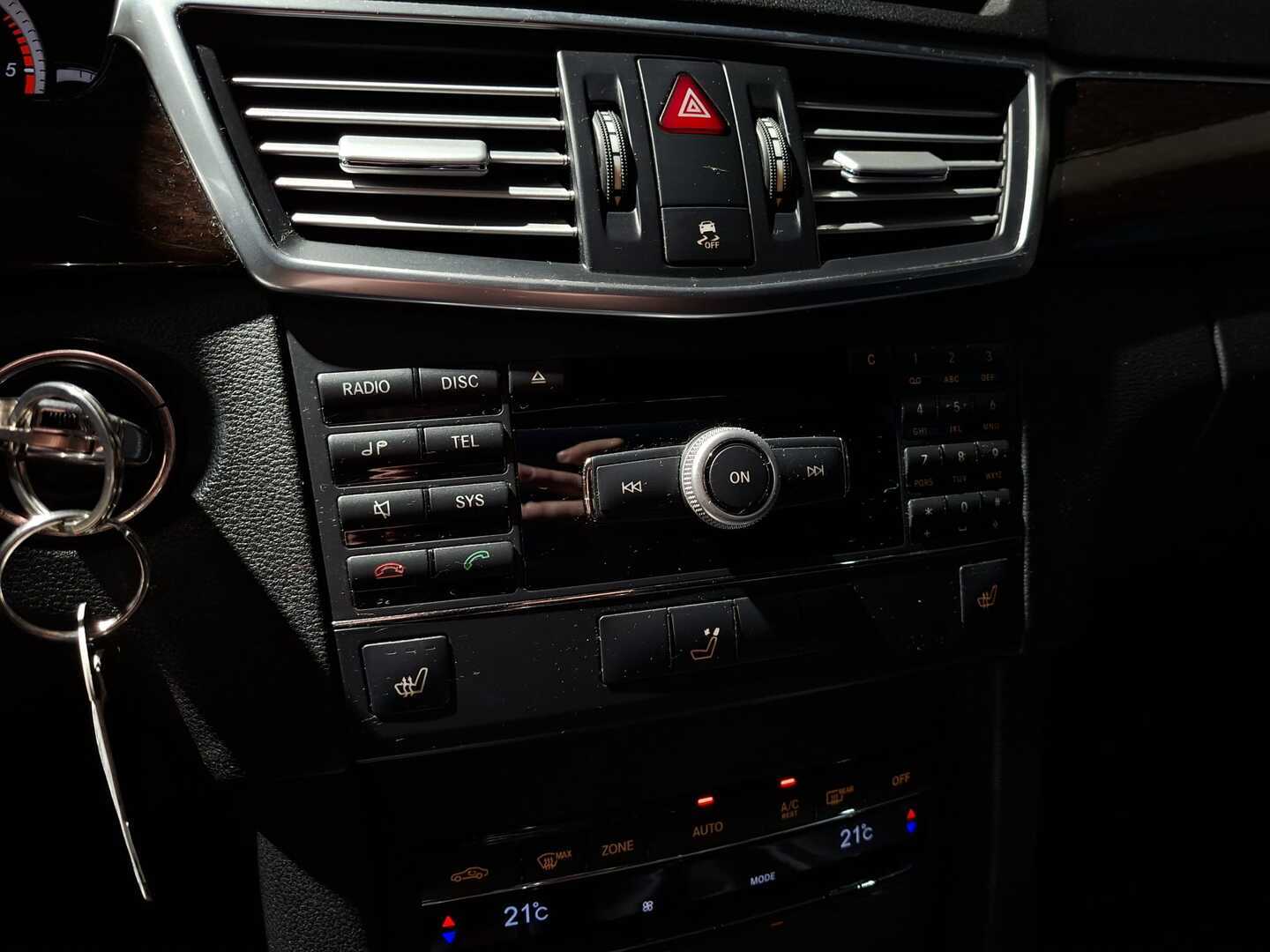 MERCEDES-BENZ E 2009