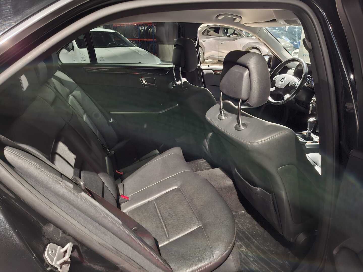 MERCEDES-BENZ E 2009