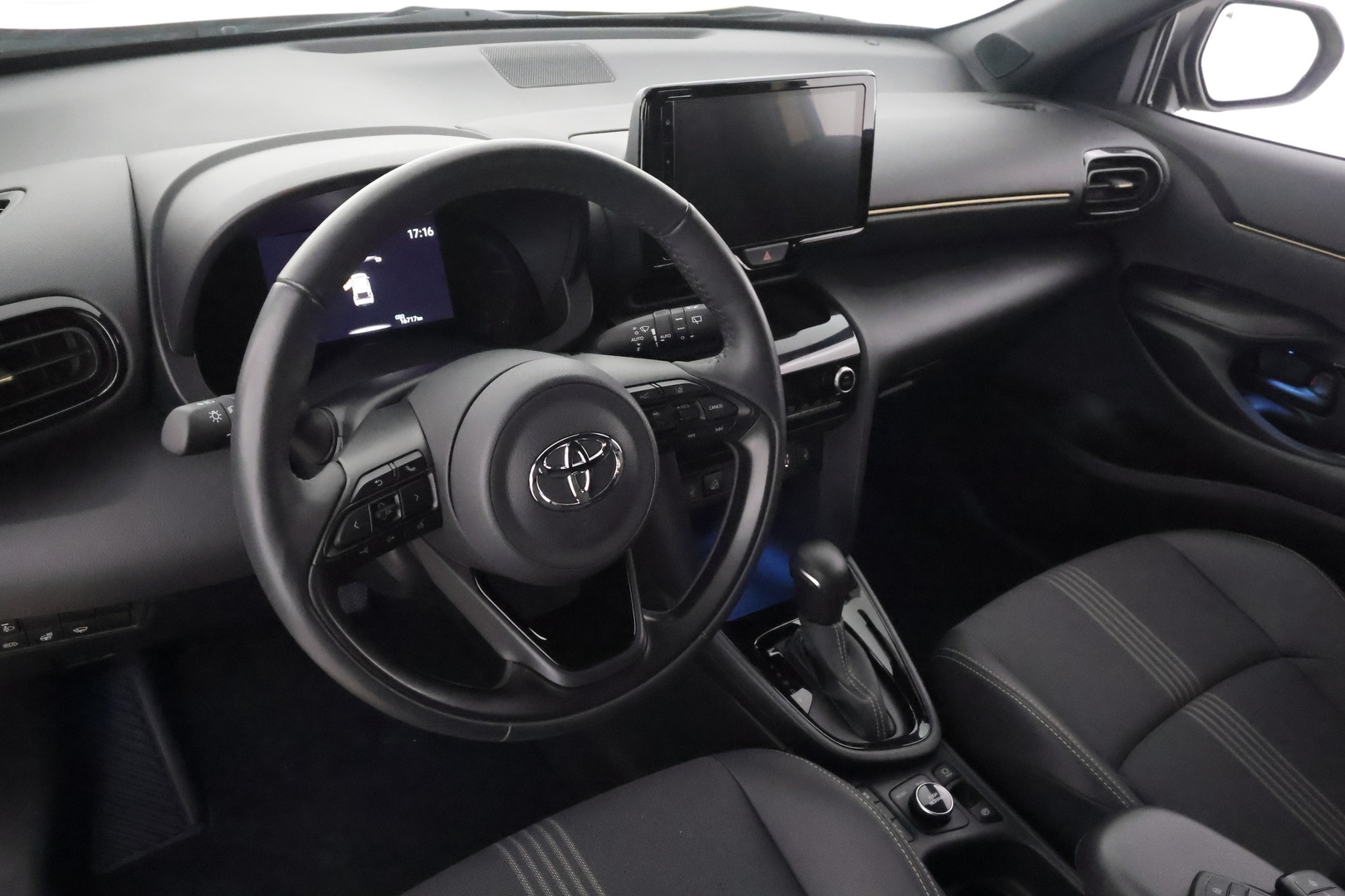TOYOTA YARIS CROSS 2022