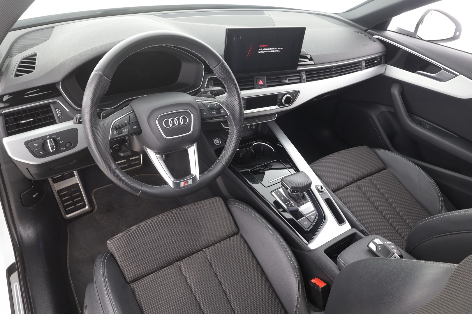 AUDI A4 2021