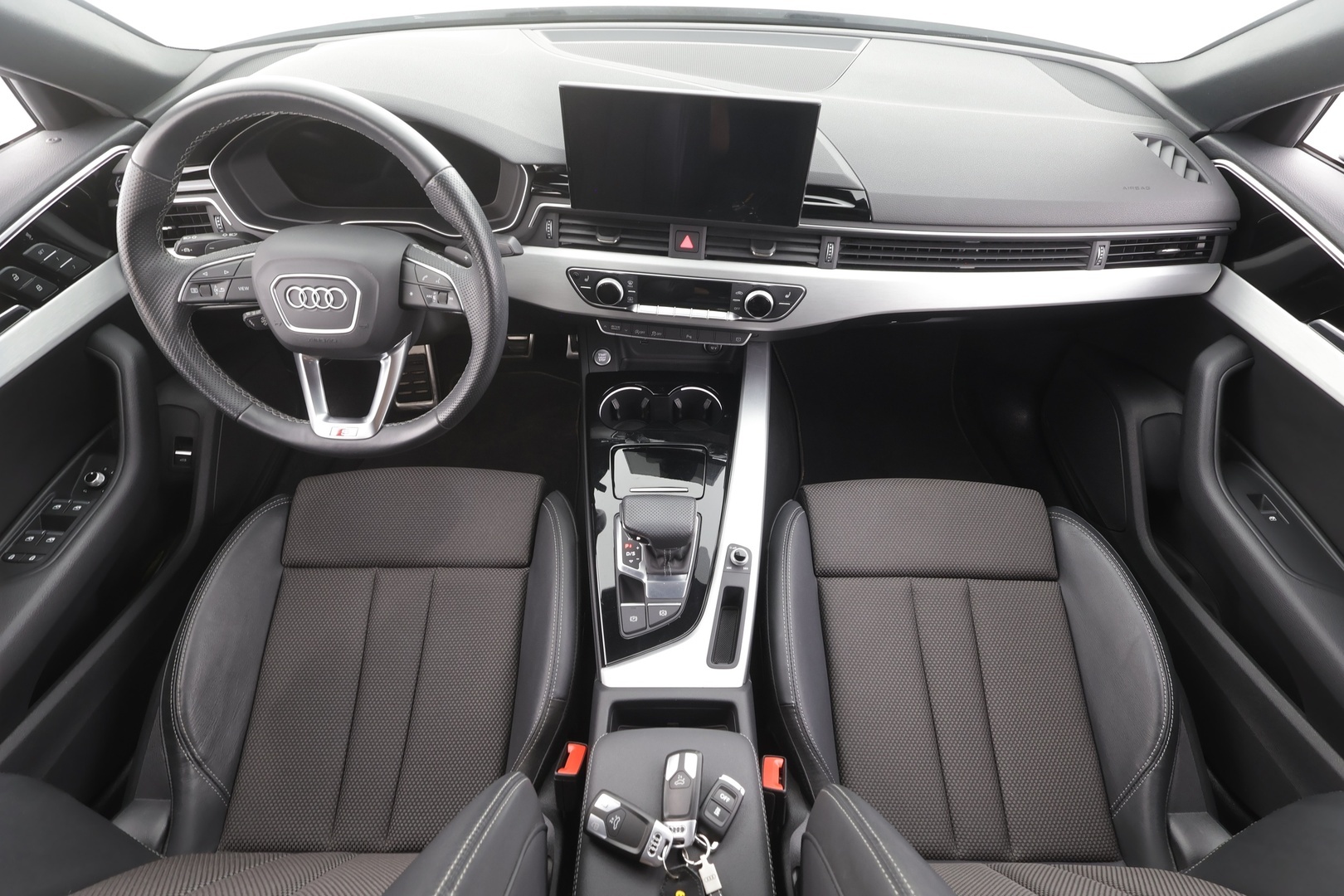 AUDI A4 2021
