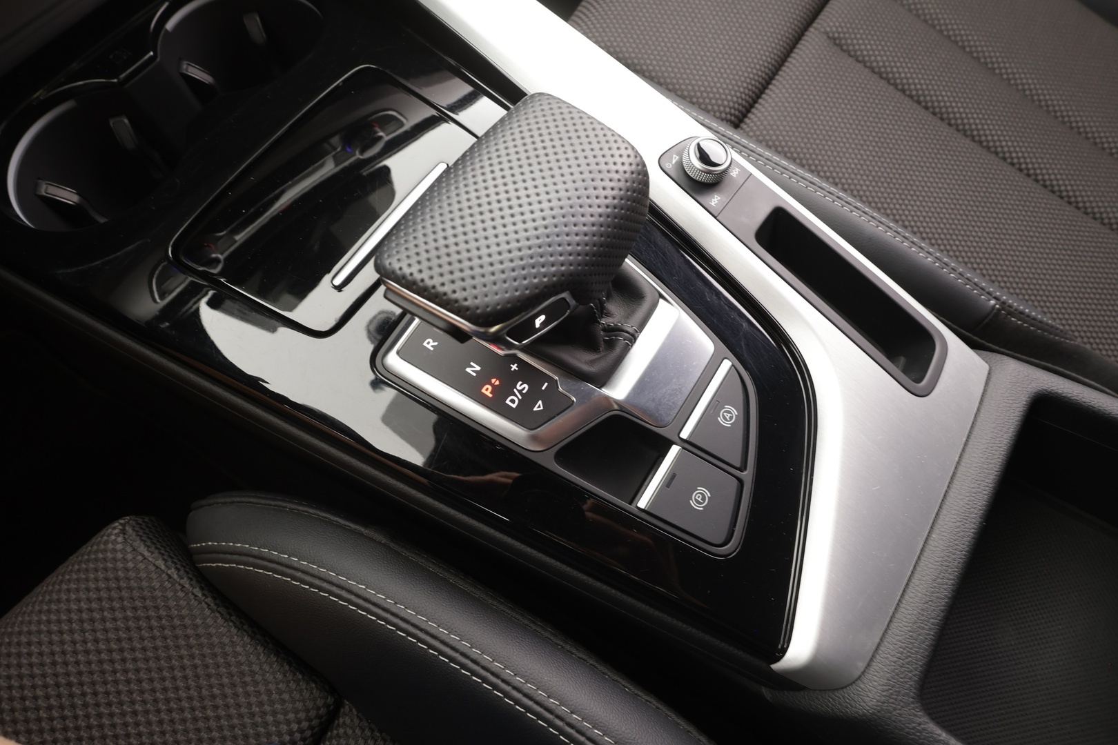 AUDI A4 2021