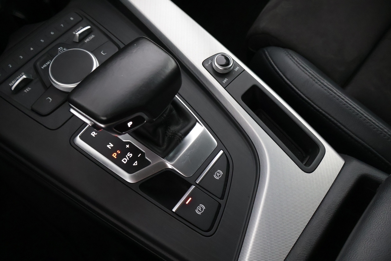 AUDI A4 2017