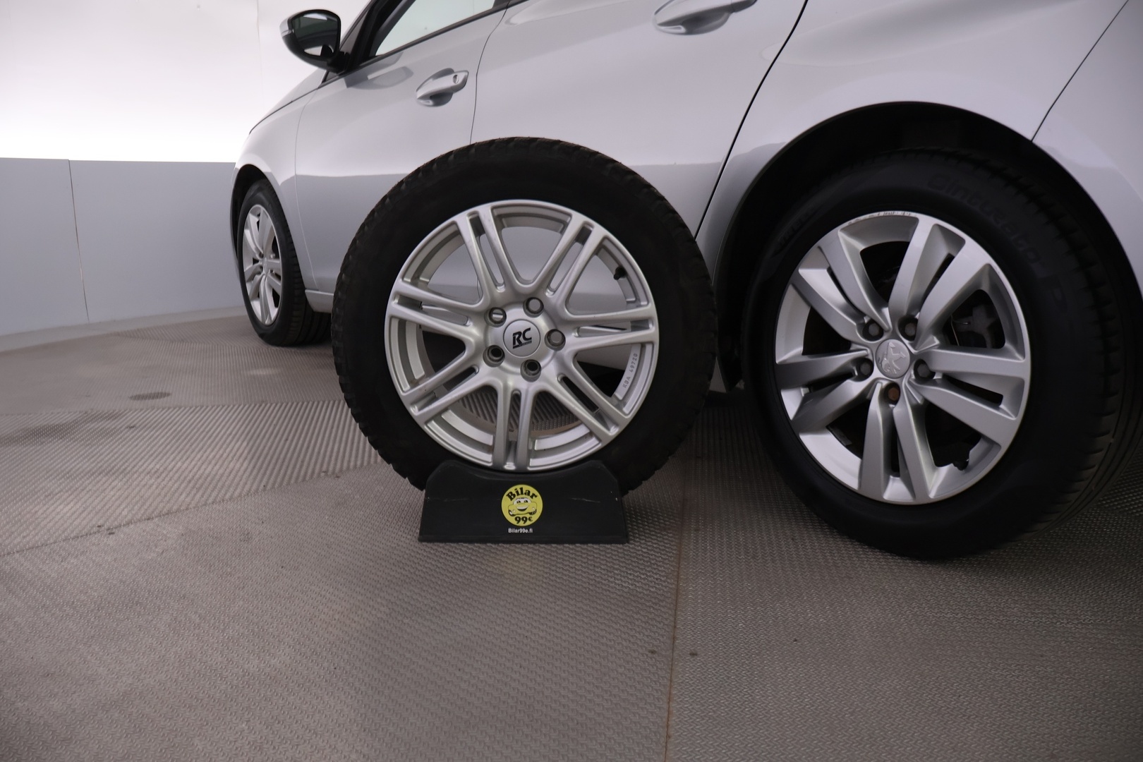 PEUGEOT 308 2015