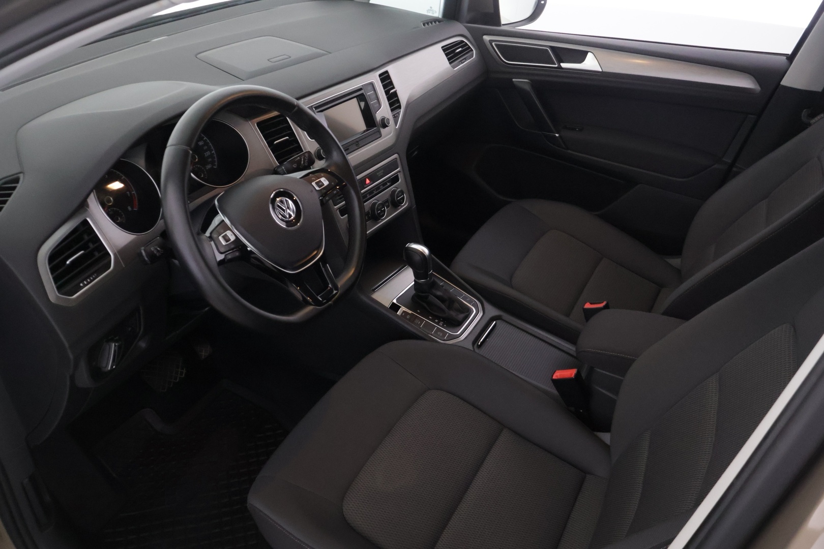 VOLKSWAGEN Golf Sportsvan 2017