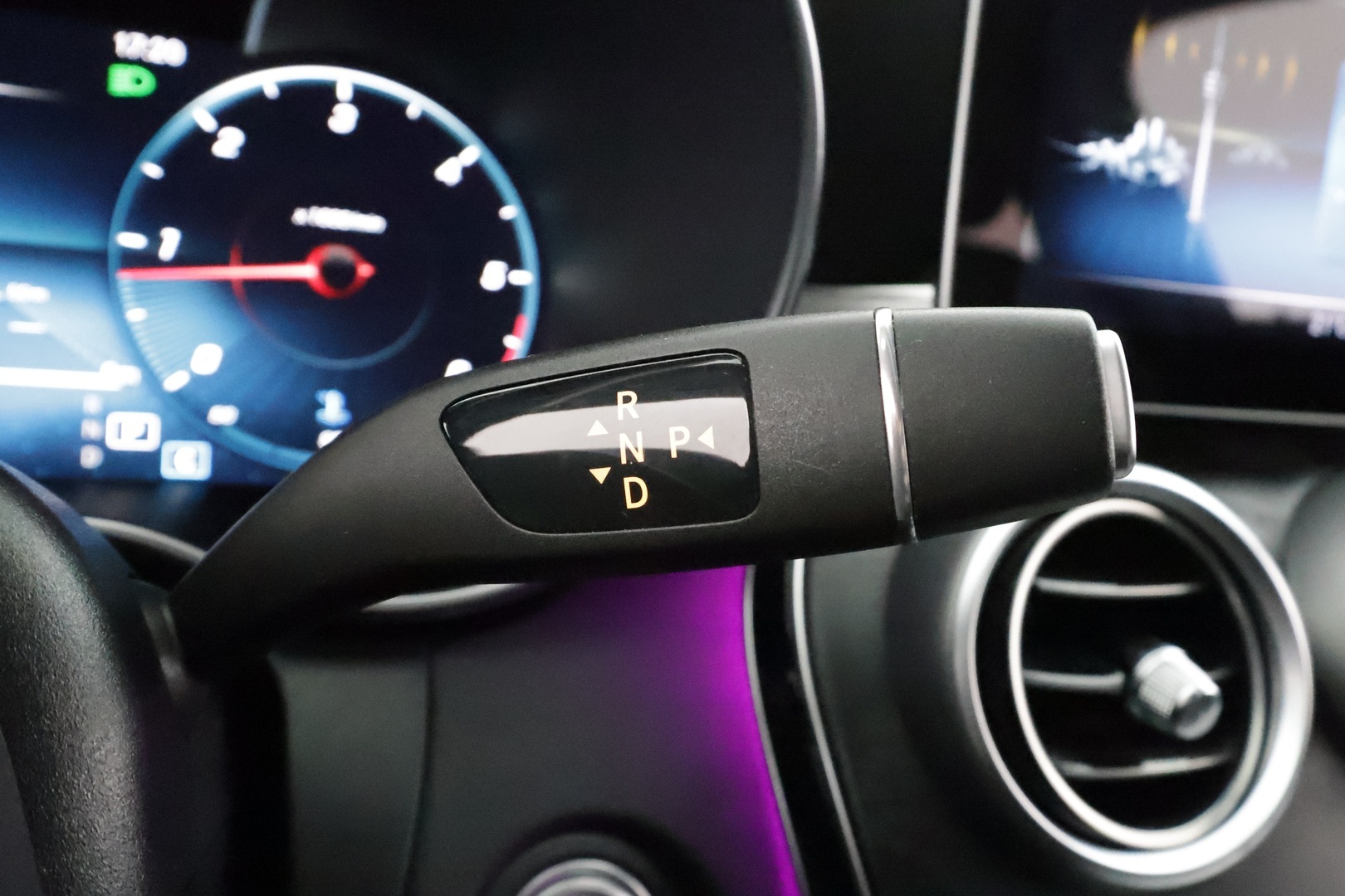 MERCEDES-BENZ C 2020