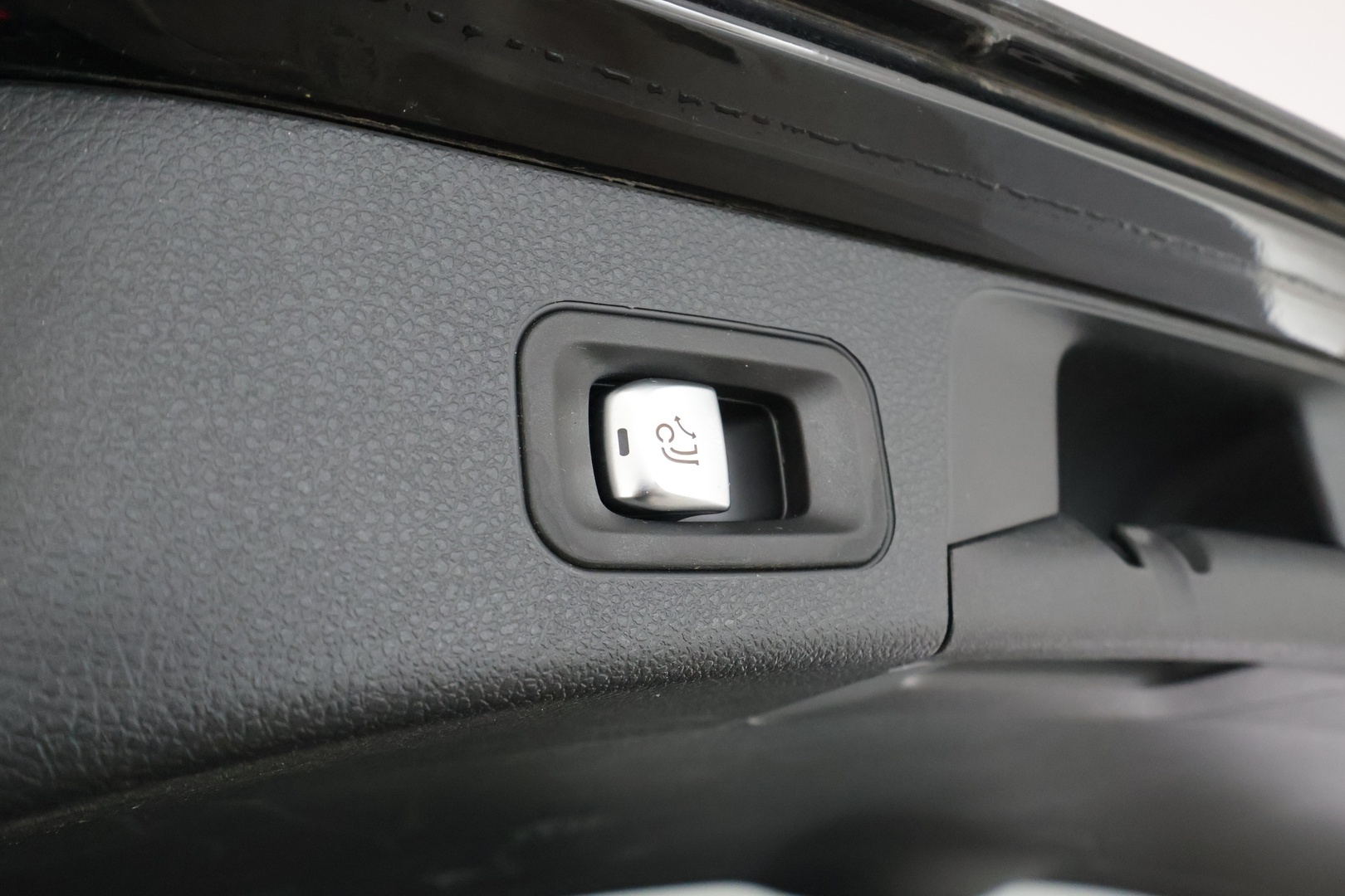 MERCEDES-BENZ C 2020