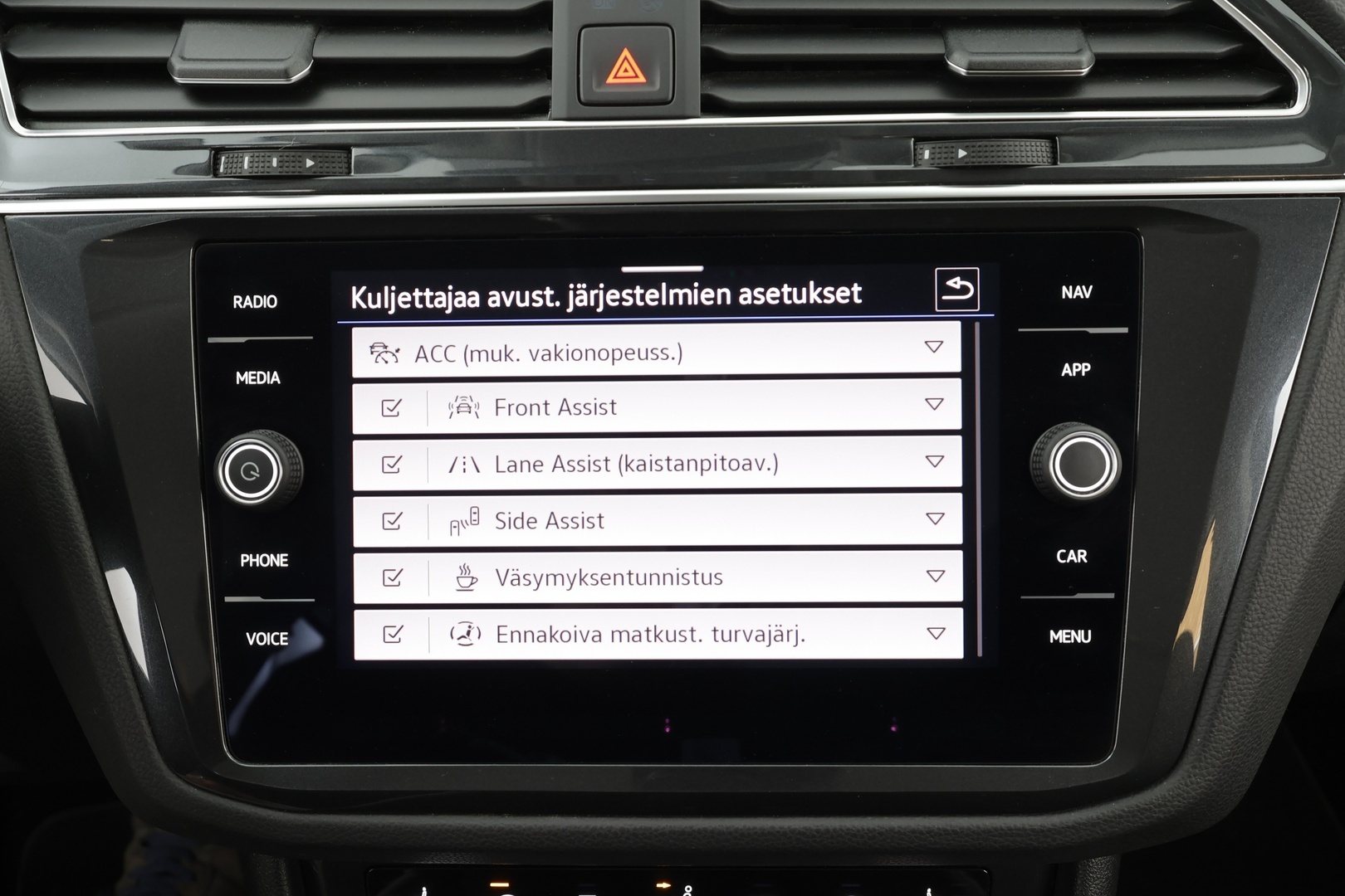 VOLKSWAGEN Tiguan 2023