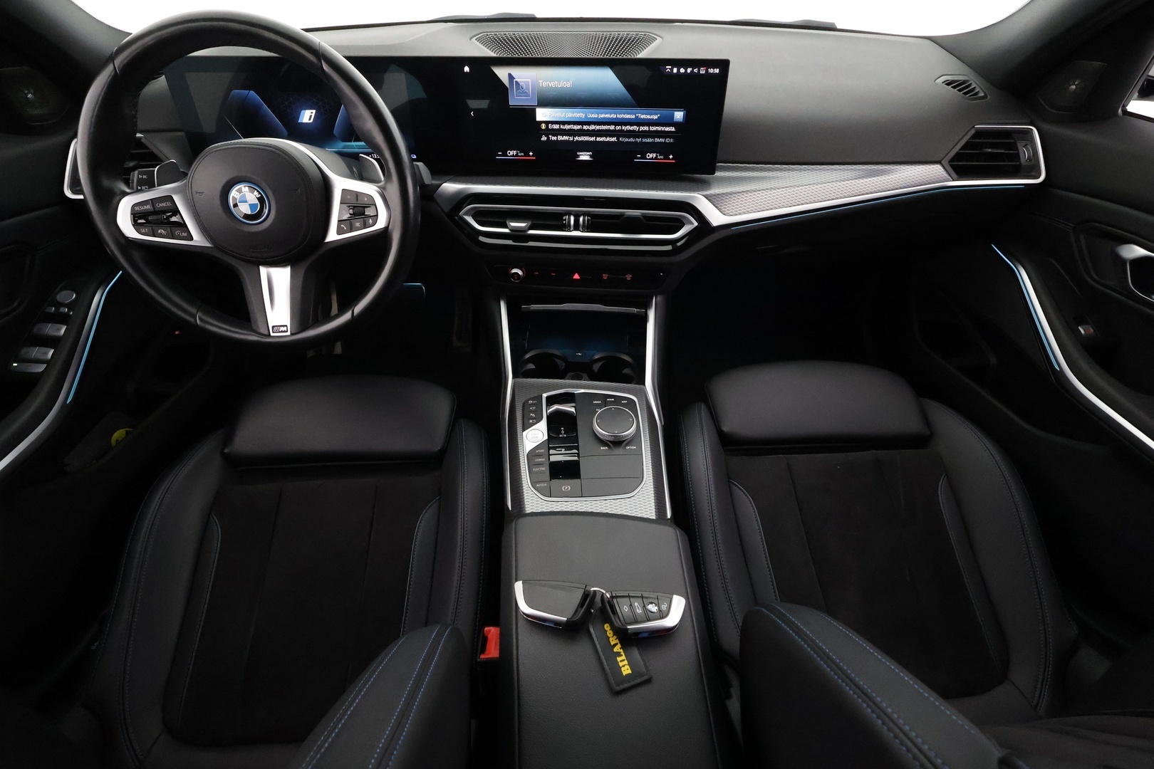 BMW 330 2023